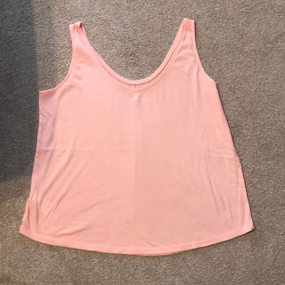 Two Old Navy Tanks